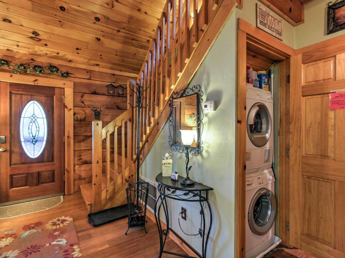 Cozy Nest Gatlinburg Cabin With Porch And Jacuzzi! Exterior foto