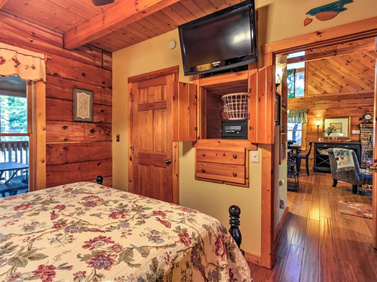 Cozy Nest Gatlinburg Cabin With Porch And Jacuzzi! Exterior foto